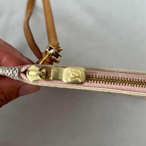 Louis Vuitton Neverfull Wristlet - Picture 3 of 7